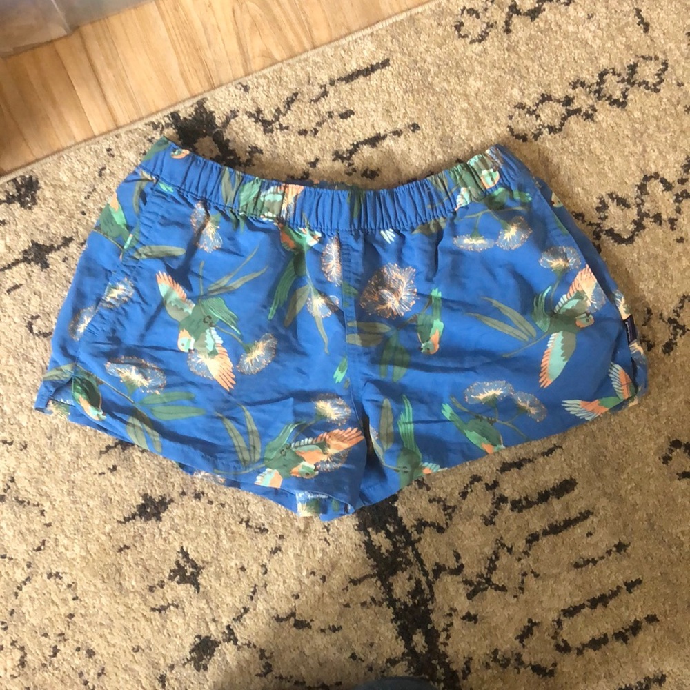 patagonia barely baggie 2.5” shorts